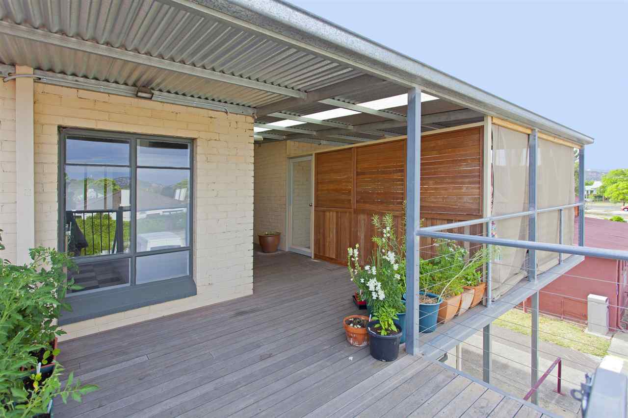 resized-2349823-editgundowering house 50.JPG